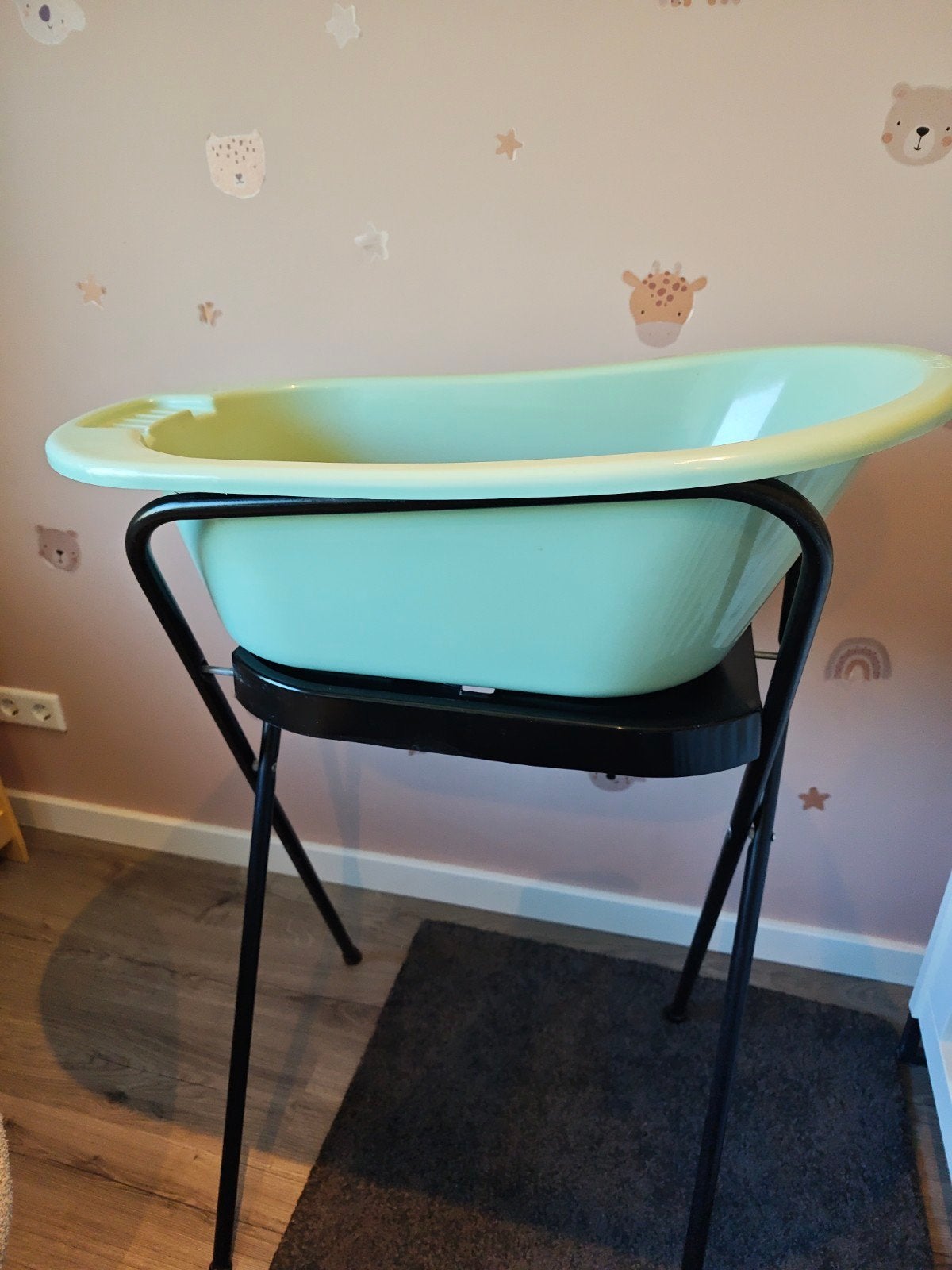 Complete badset voor baby: badje, standaard en badinzet, Kinderen en Baby's, Badjes en Verzorging, Ophalen, Zo goed als nieuw