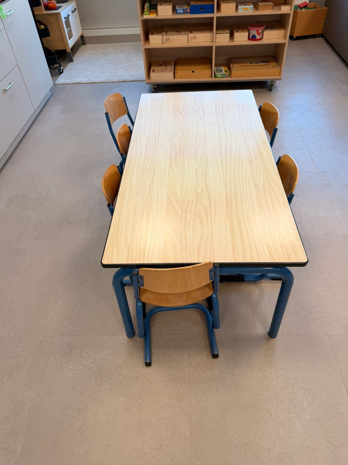 Kleutermeubilair, Overige stijlen, Gebruikt, Hout, Kinderbureau