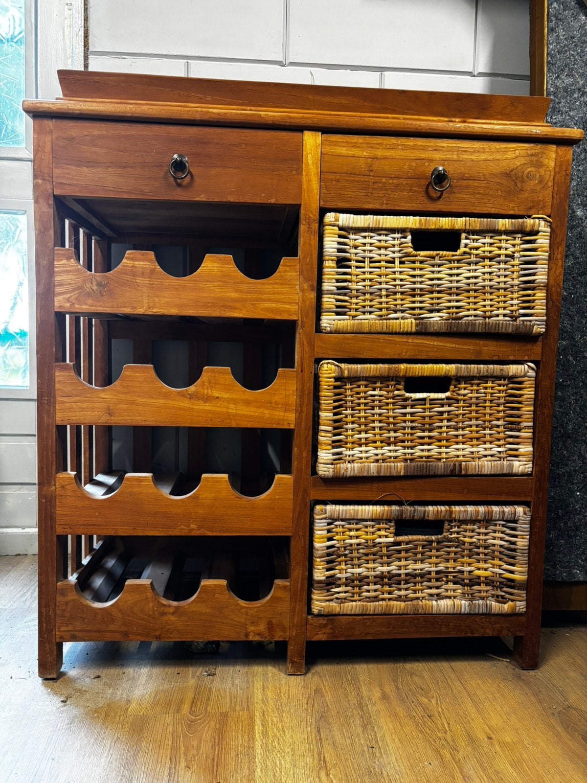 Teak wijnkast met dienblad en laden, Ophalen, Gebruikt, 5 tot 15 flessen, 75 – 100