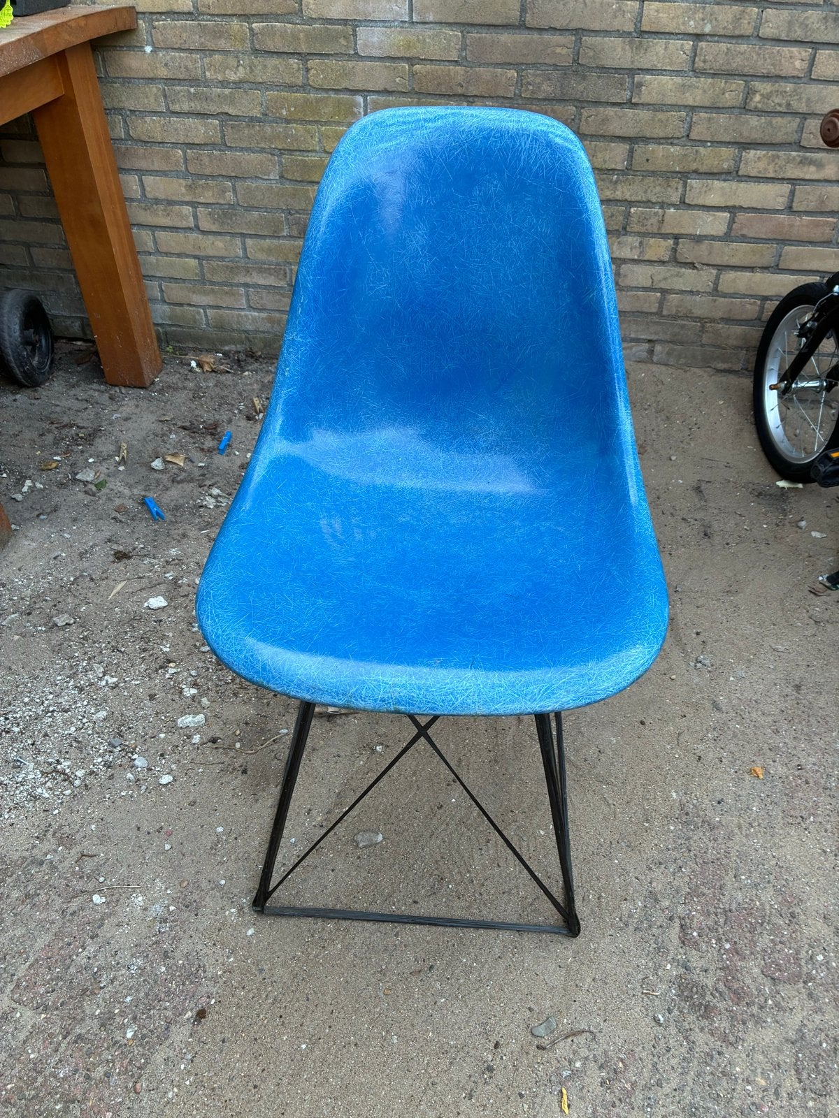 Originele Eames DSW glasvezel kuipstoel met carbon onderstel, Ophalen of Verzenden
