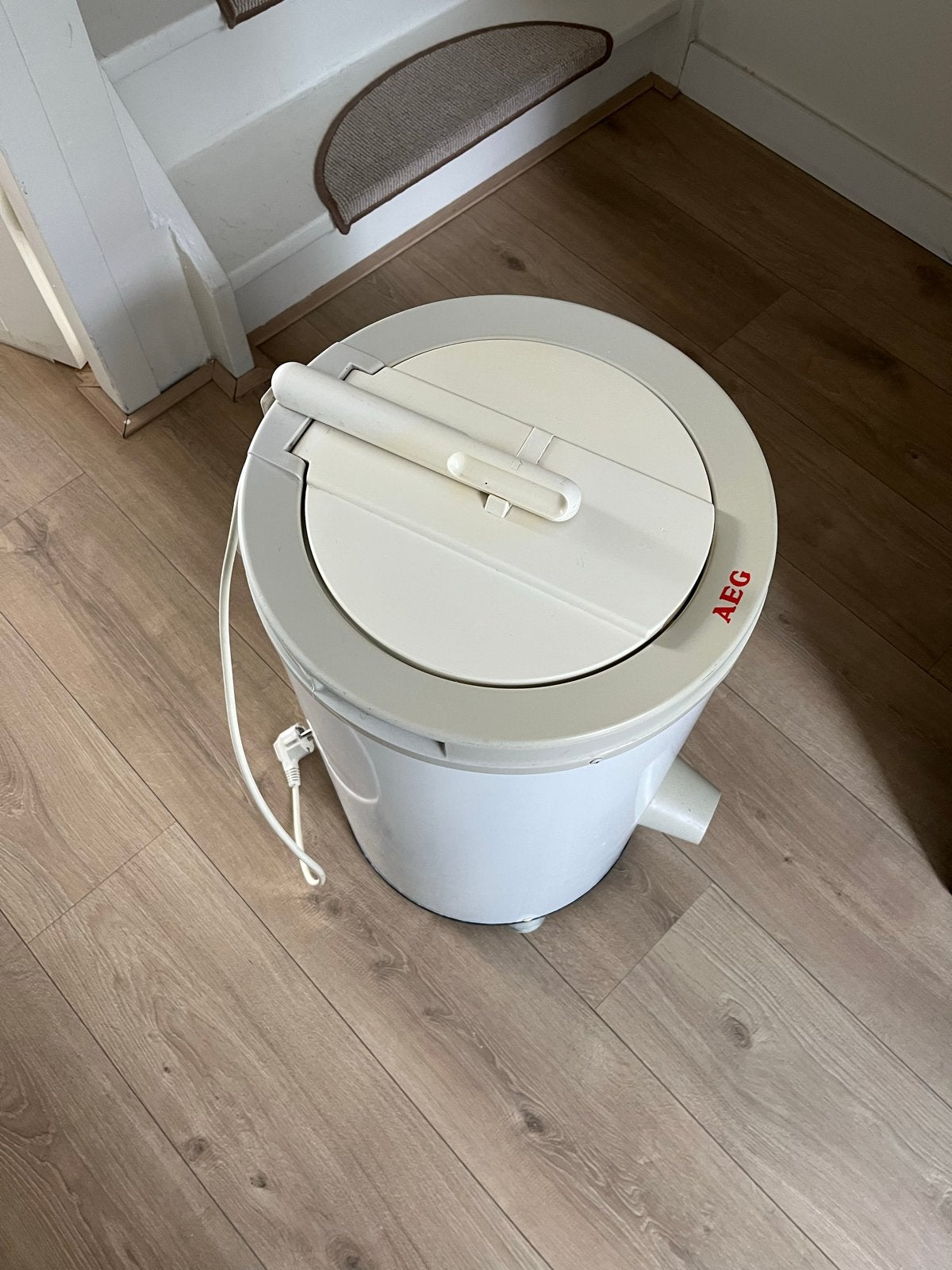 AEG Centrifuge SV 35280 - Compact en Krachtig, Minder dan 4 kg, Ophalen, Gebruikt, 1600 toeren of meer