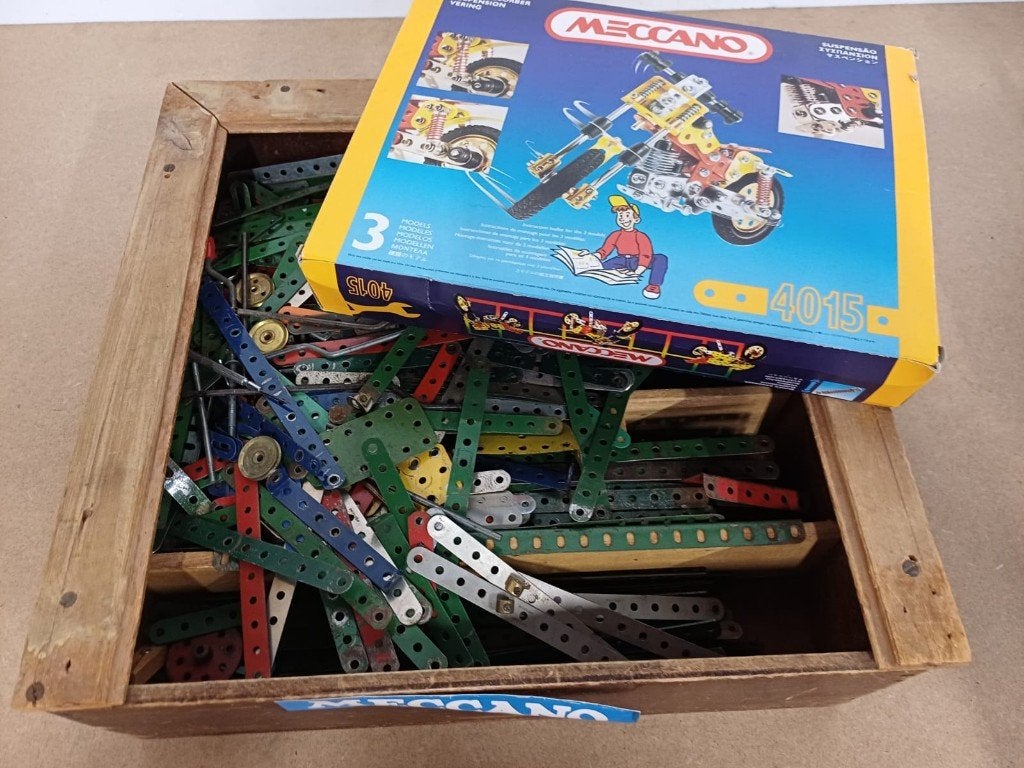 Houten doos voorzien van vintage meccano, Antiek en Kunst, Ophalen of Verzenden