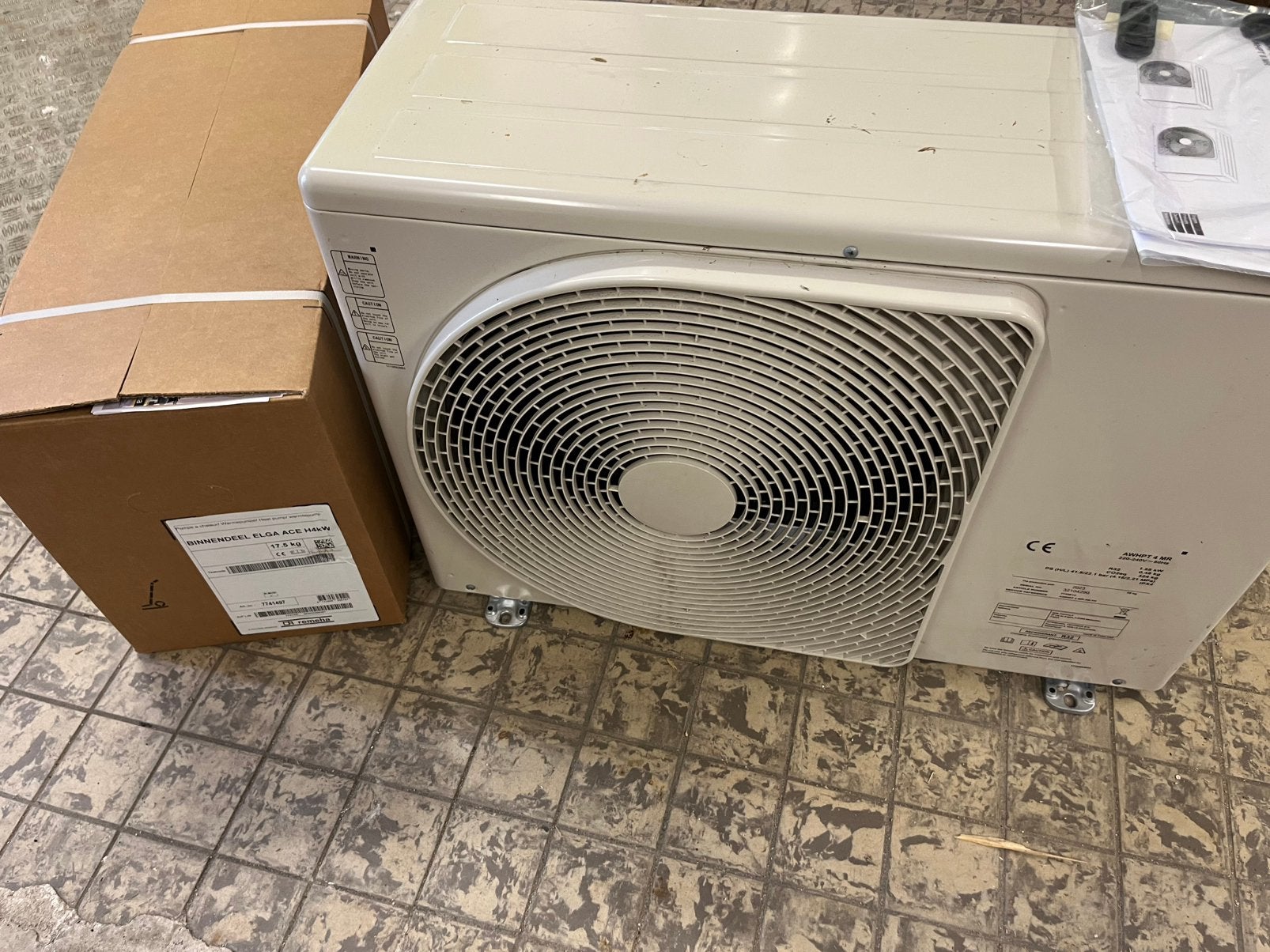Remeha elga ace 4kw binnen en buiten unit, Ophalen, Verwarmen, Nieuw, 3 snelheden of meer