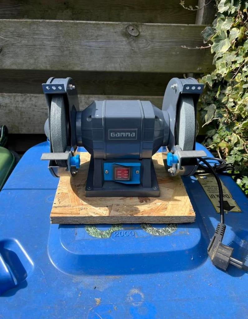GAMMA Werkbankslijpmachine, Ophalen of Verzenden, Zo goed als nieuw, Minder dan 700 watt, Werkbankslijpmachine