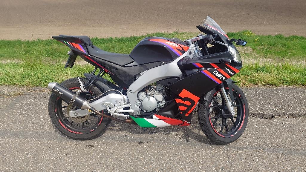 Aprilia rs4 50, Fietsen en Brommers, 6 versnellingen, Gebruikt, Maximaal 45 km/u, 50 cc
