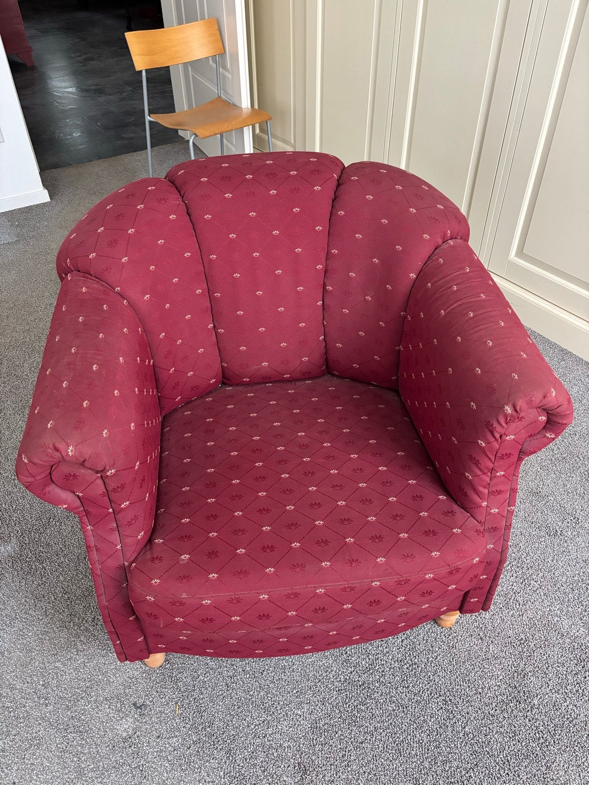 Comfortabele bordeauxrode fauteuil met patroon, Ophalen, Gebruikt, Stof, 75 tot 100 cm
