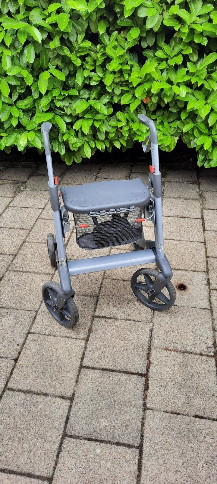 Anwb active rollator met grote wielen, rem en opbergmand., Diversen, Ophalen, Lichtgewicht