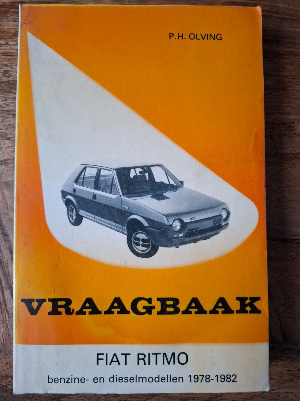 Vraagbaak Fiat Ritmo (1978-1982)-Benzine- en Dieselmodellen, Boeken, Auto's | Boeken, Gelezen, Ophalen of Verzenden, Overige merken