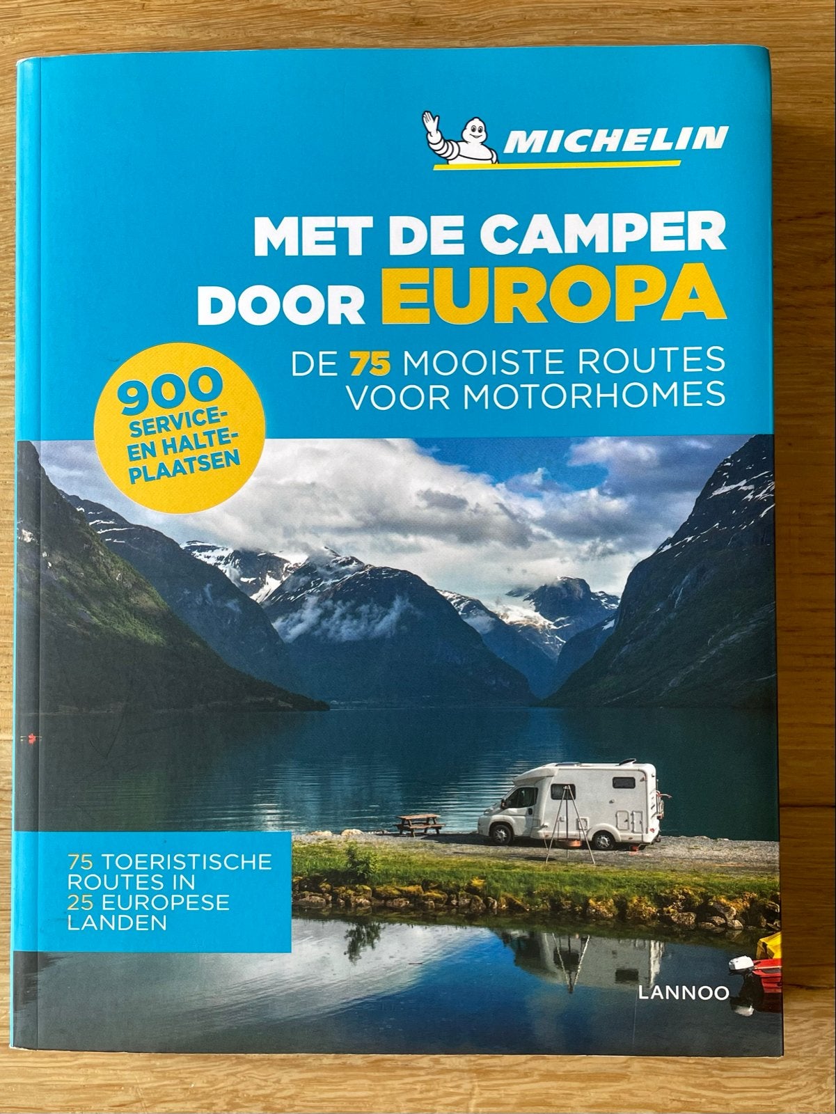 Met de Camper door Europa - Michelin Reisgids, Michelin, Europa, Ophalen of Verzenden, Zo goed als nieuw