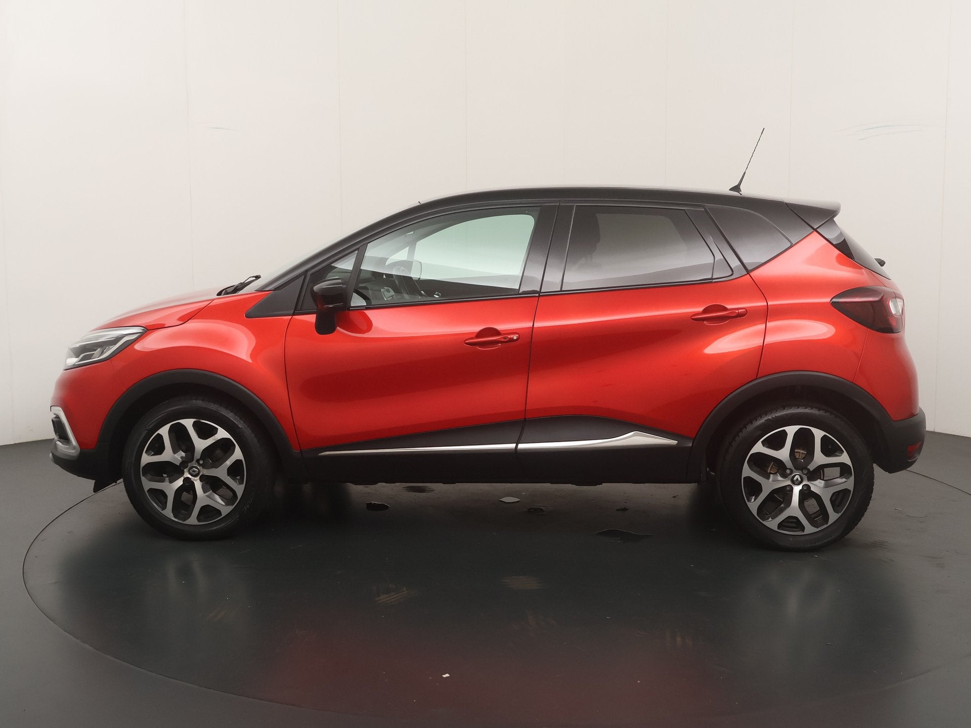 Renault Captur 0.9 TCe Intens 90pk | Cruise control | Climat, Stof, Gebruikt, 620 kg, Origineel Nederlands