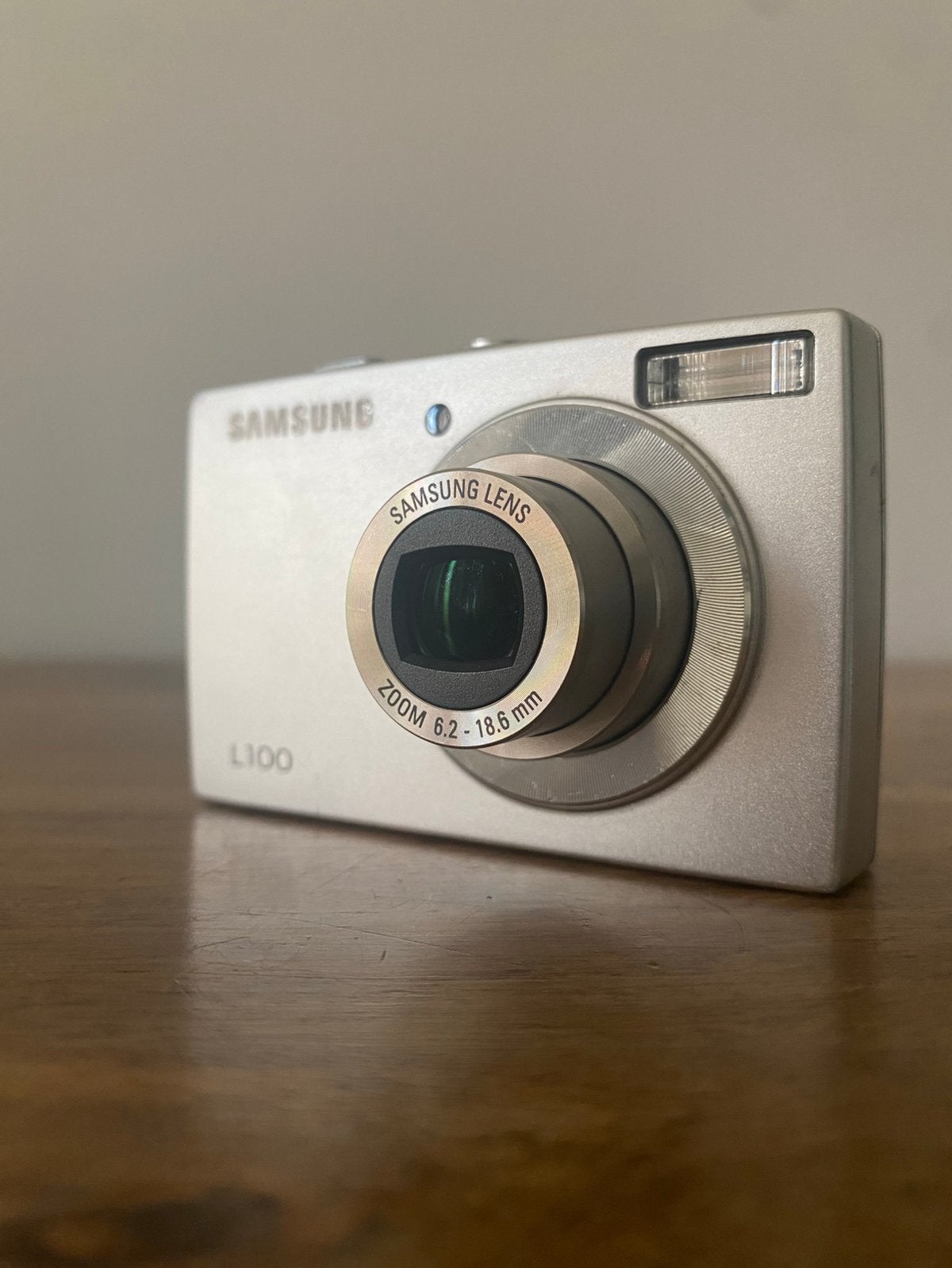SAMSUNG L100 - zeer nette staat!, Audio, Tv en Foto, Fotocamera's Digitaal, Zo goed als nieuw, Compactcamera, Samsung, Geheugenkaart