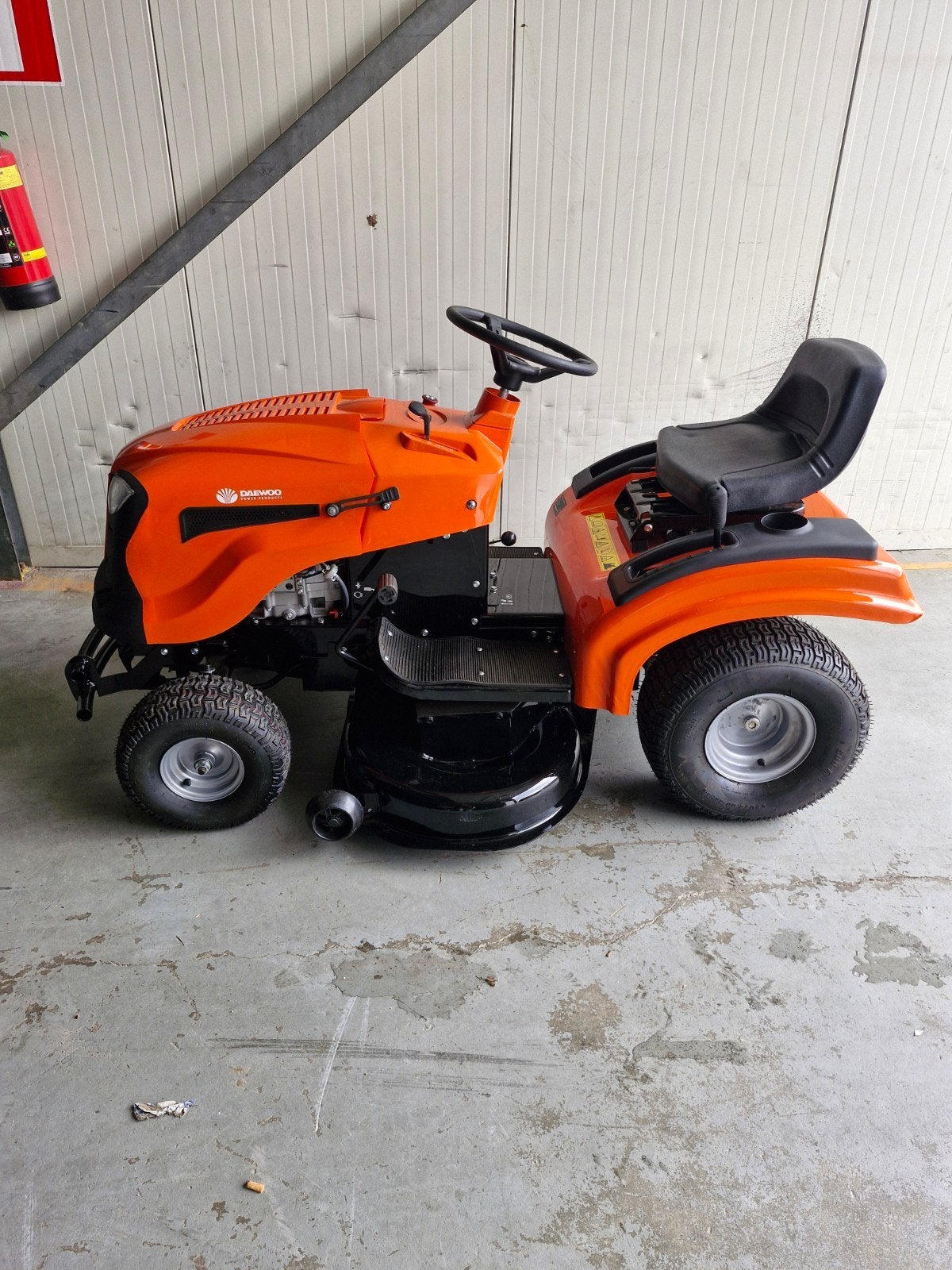Gloednieuwe zitmaaier Daewoo, Ophalen, ., ., .