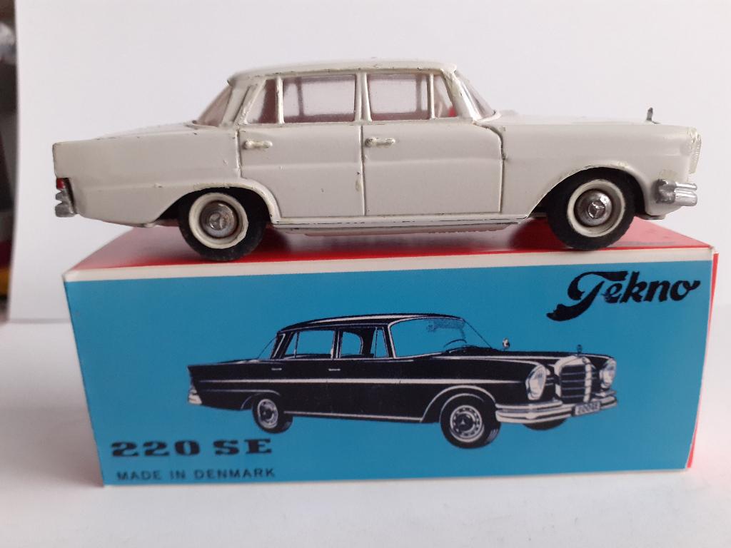 Tekno Denmark Mercedes-Benz 220 SE wit 1/43, Hobby en Vrije tijd, Modelauto's | 1:43, Ophalen of Verzenden, Zo goed als nieuw
