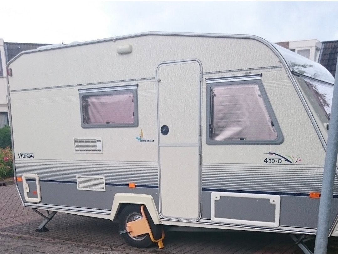 . Beyerland Vitesse 430 uit 1998 met voortent en lui, Particulier