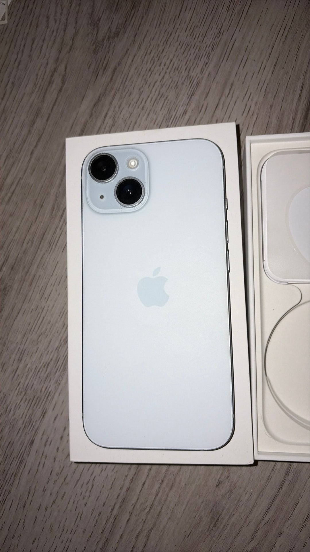 Foto 4 van Apple Iphone 15 licht blauw