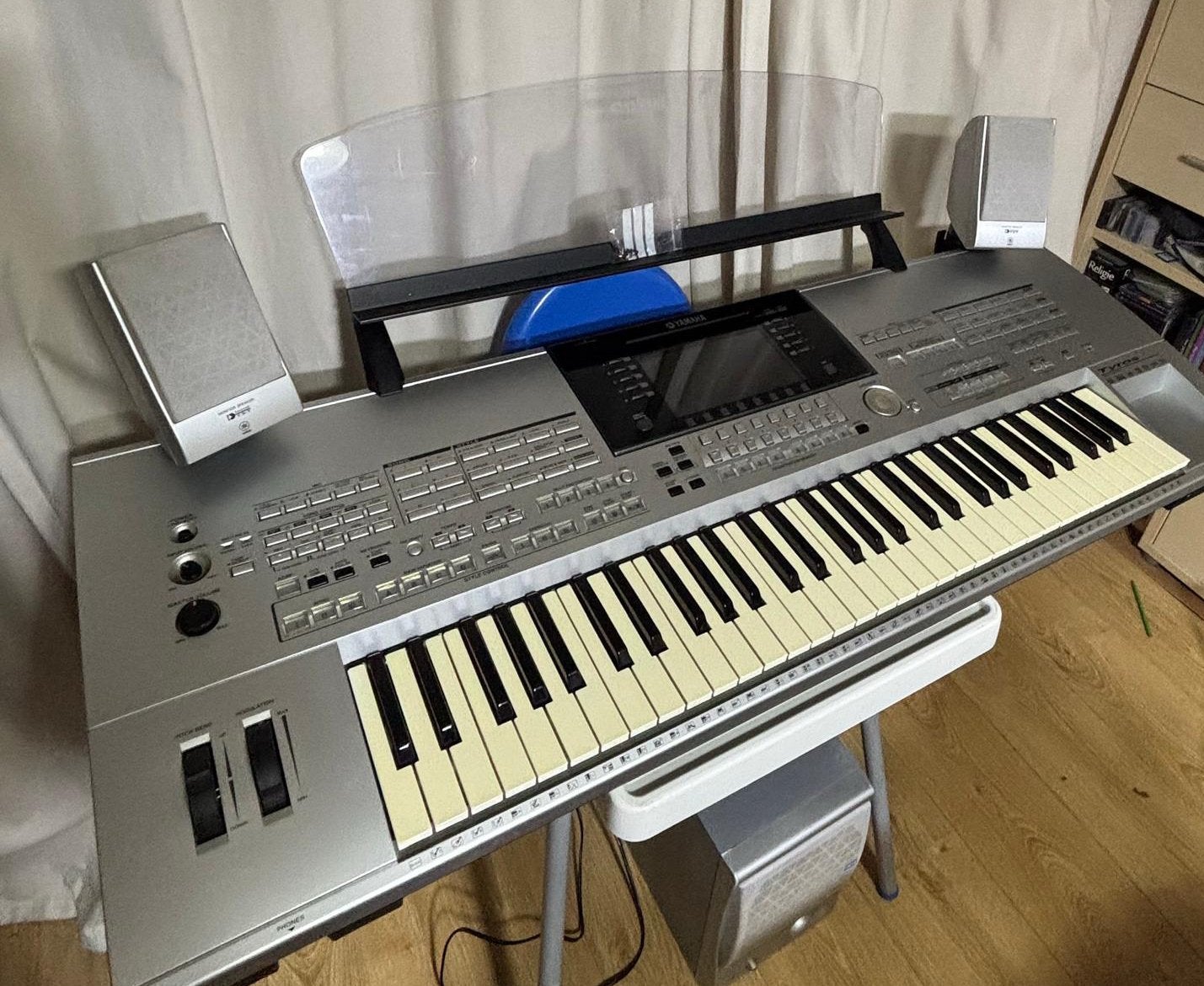 Keyboard Tyrus 1 met standaard en speakers, Ophalen, 61 toetsen, Zo goed als nieuw, Midi-aansluiting