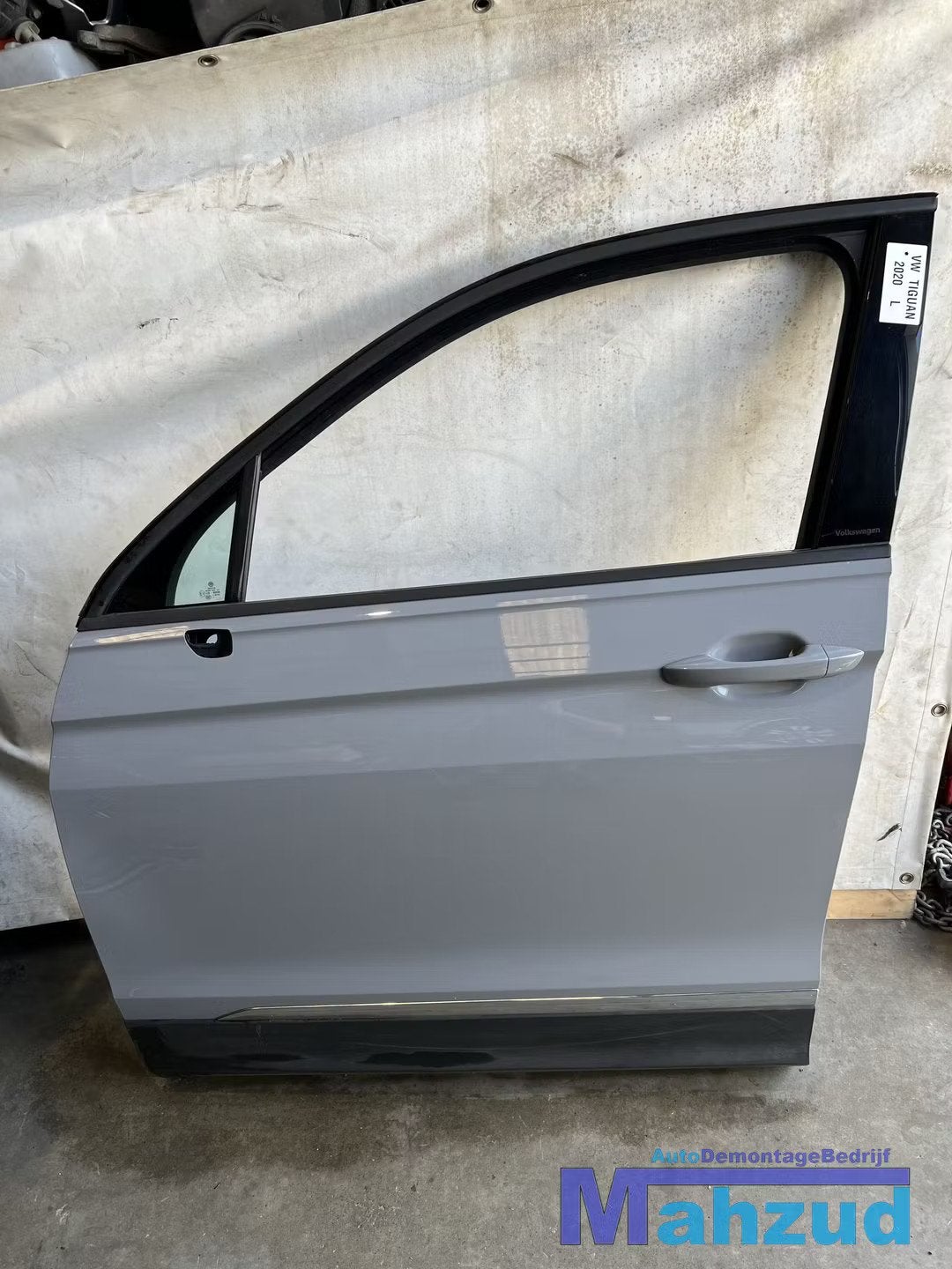 VW TIGUAN Nardo grey grijs Links voor deur portier 2016+, Gebruikt, Volkswagen AG, Voor, Berliner Ring 2
38440  Wolfsburg, DE