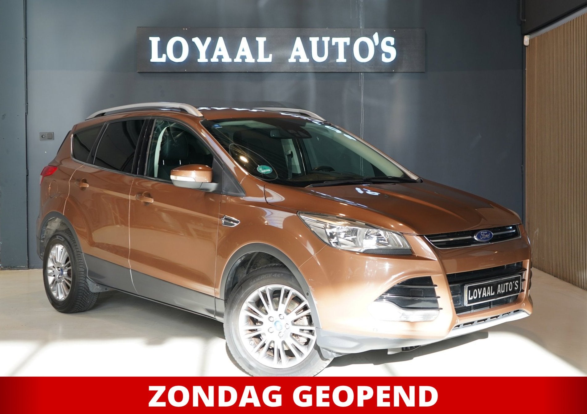 Ford Kuga 1.6 Titanium Plus | CRUISE | PDC | STOELVER. | NAV, Auto's, Voorwielaandrijving, Gebruikt, 4 cilinders, Leder en Stof