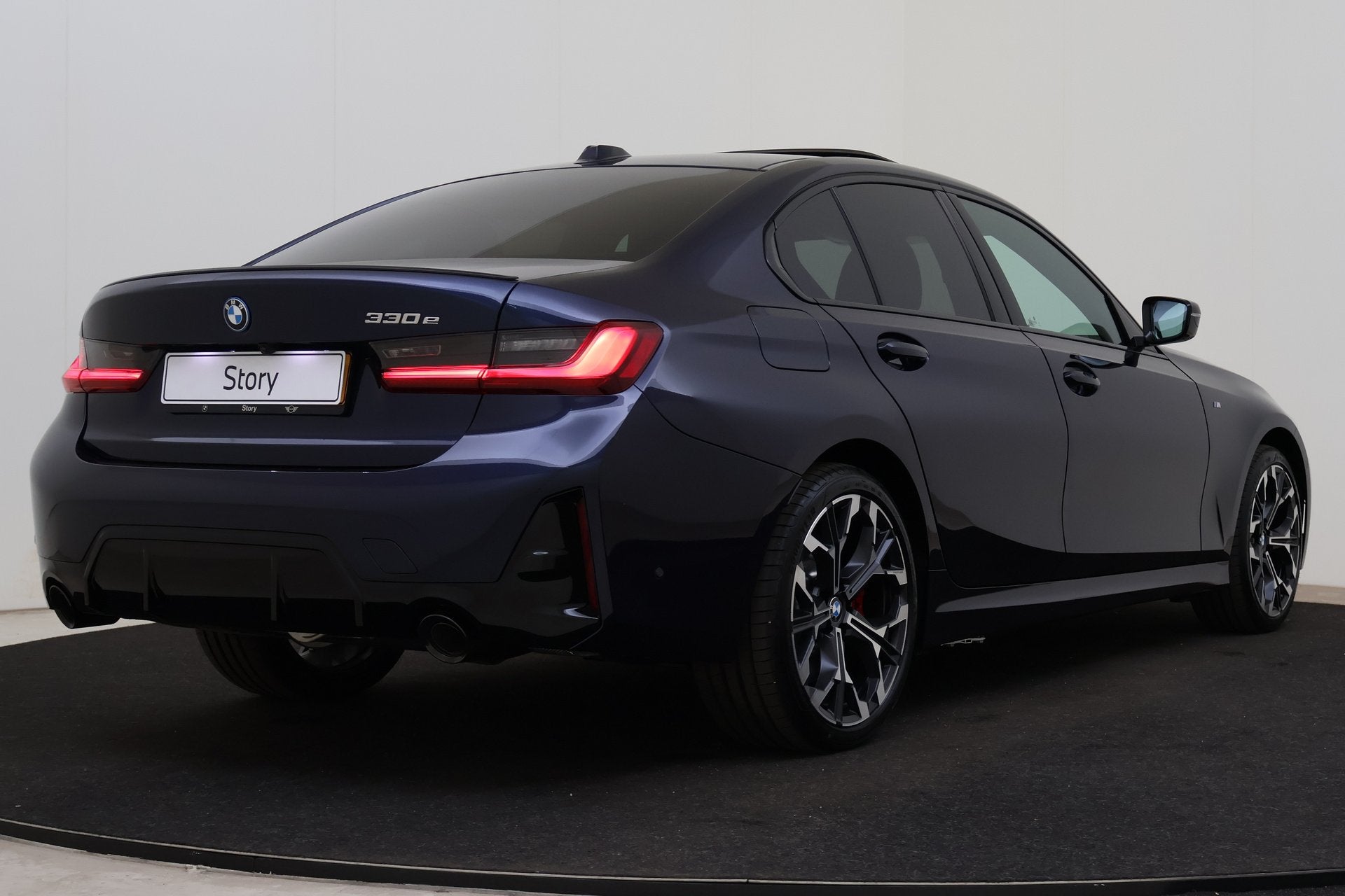BMW 3 Serie 330e M Sport Automaat / Trekhaak / Sportstoelen, Auto's, Achterwielaandrijving, Euro 6, 4 cilinders, Met garantie (alle)