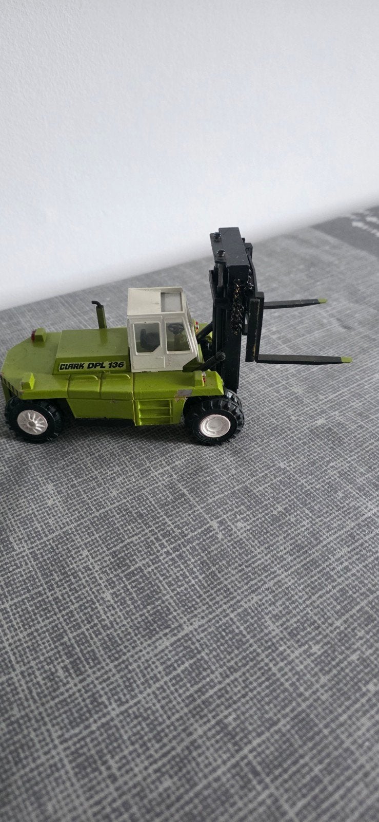 Clark DPL 136 Heftruck Model - Schaal 1:50, Ophalen of Verzenden, Gebruikt, Overige typen