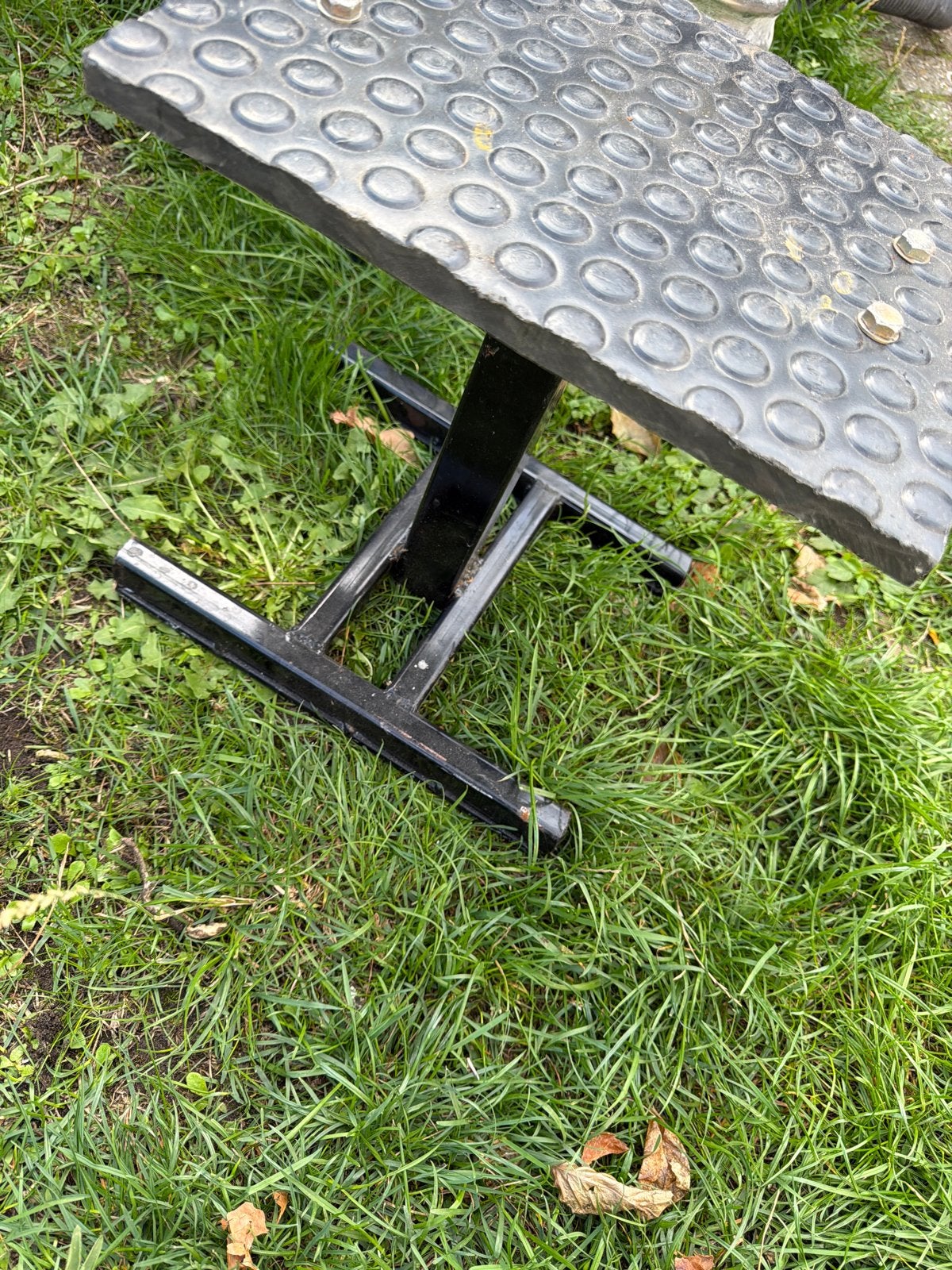 Stevige rubberen mat met metalen onderstel, Sport en Fitness, Ophalen of Verzenden, Gebruikt