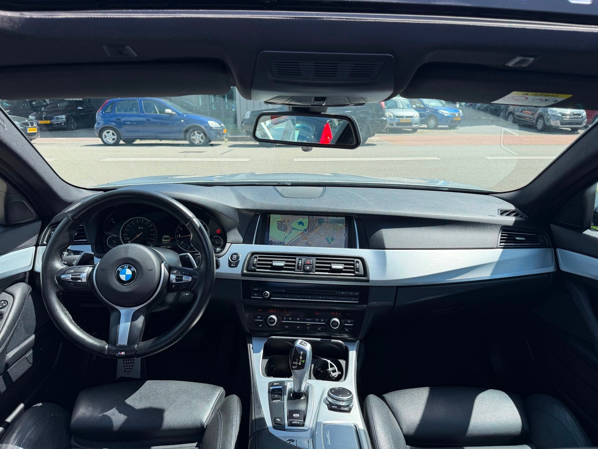 BMW 5-serie 520i M Sport Edition High Executive/Leer/Cruise/, Auto's, Dealer onderhouden, Achterwielaandrijving, Gebruikt, Euro 6