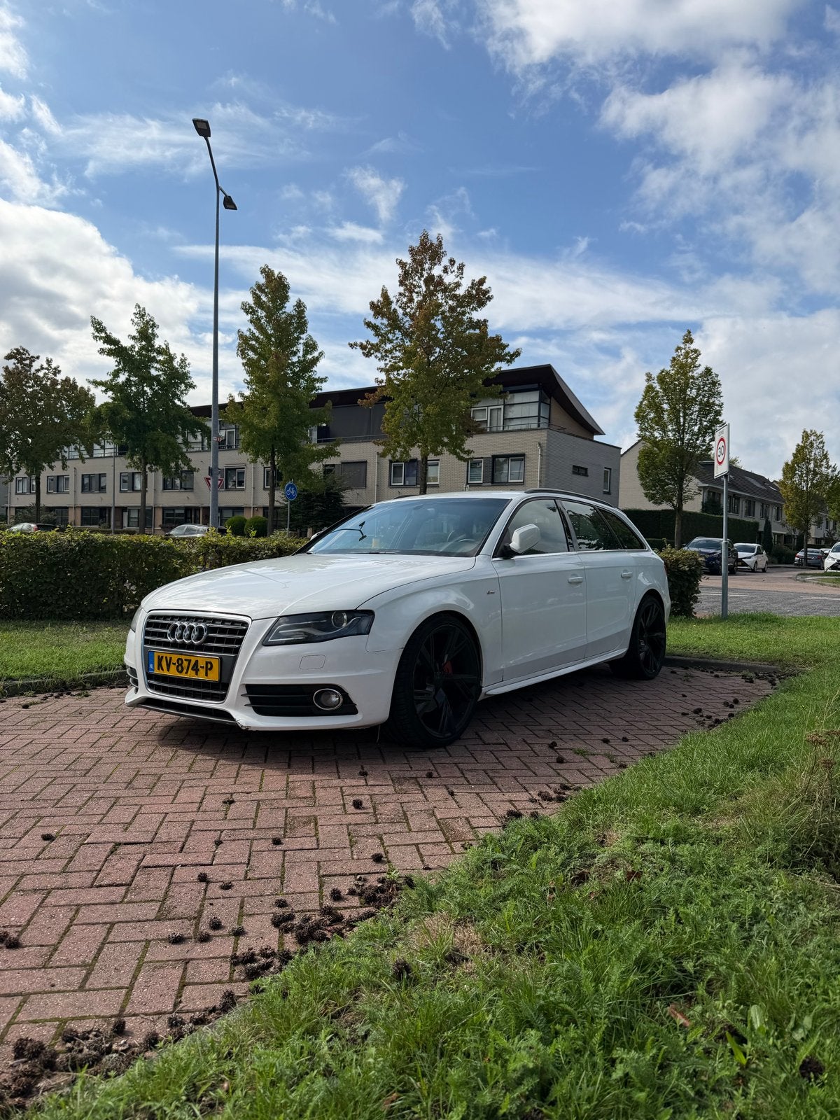 Foto 2 van Audi A4 2.7 TDI 140KW Avant Multitronic 2010 Wit