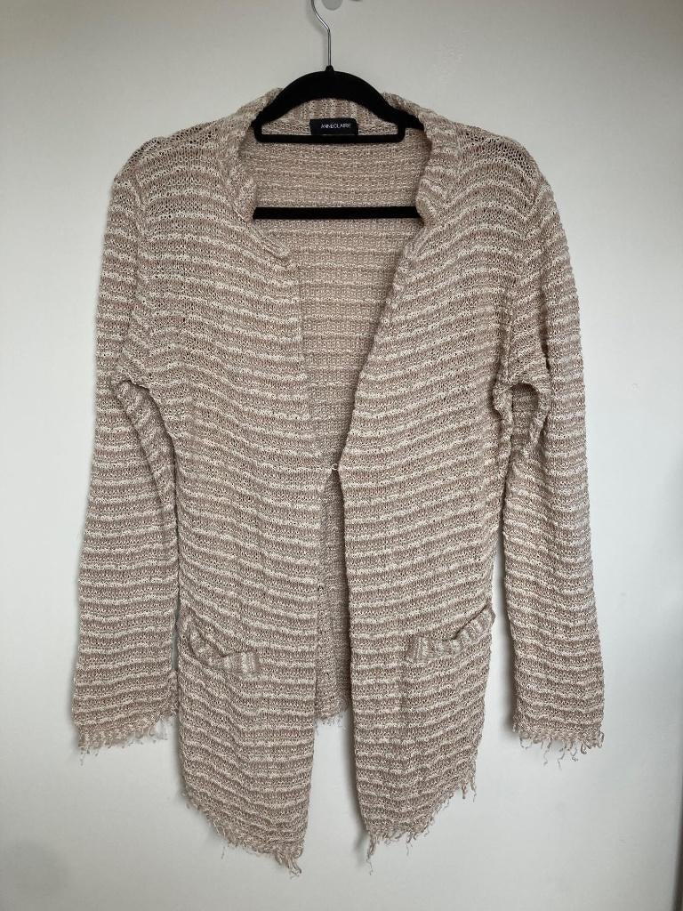 Anneclaire beige creme grofgebreid vest ruffels IT 44/ 38, Kleding | Dames, Truien en Vesten, Maat 38/40 (M), Info@anneclaire.it