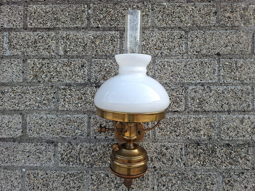 schitterende geel koperen antiek wandlamp + melkglas, Ophalen of Verzenden
