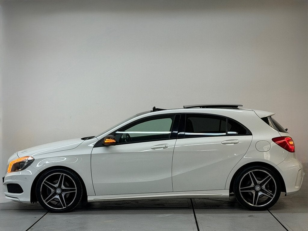 Mercedes-Benz A-klasse 200 Prestige AMG Line Pano Automaat L, Auto's, Mercedes-Benz, Automatische klimaatregeling, Gebruikt, Wit