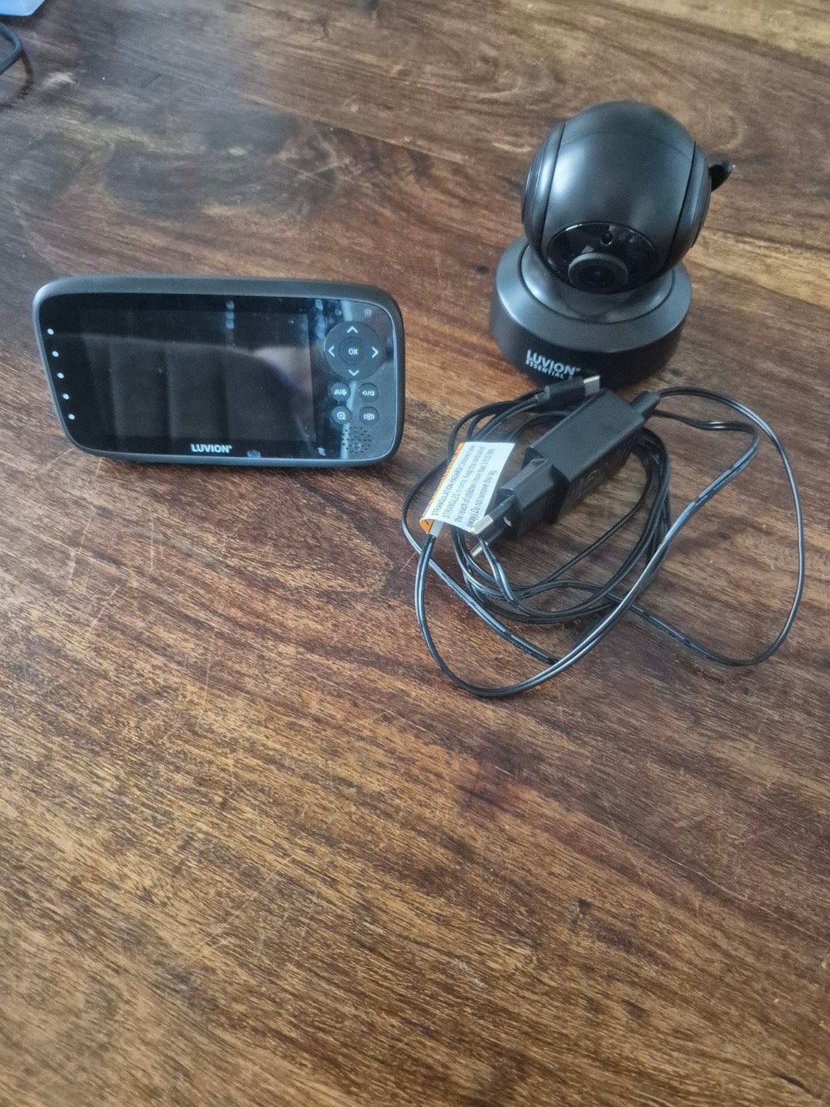 Luvion Essential 2 Babyfoon met Camera en Terugspreekfunctie, Ophalen, Zo goed als nieuw, Camera