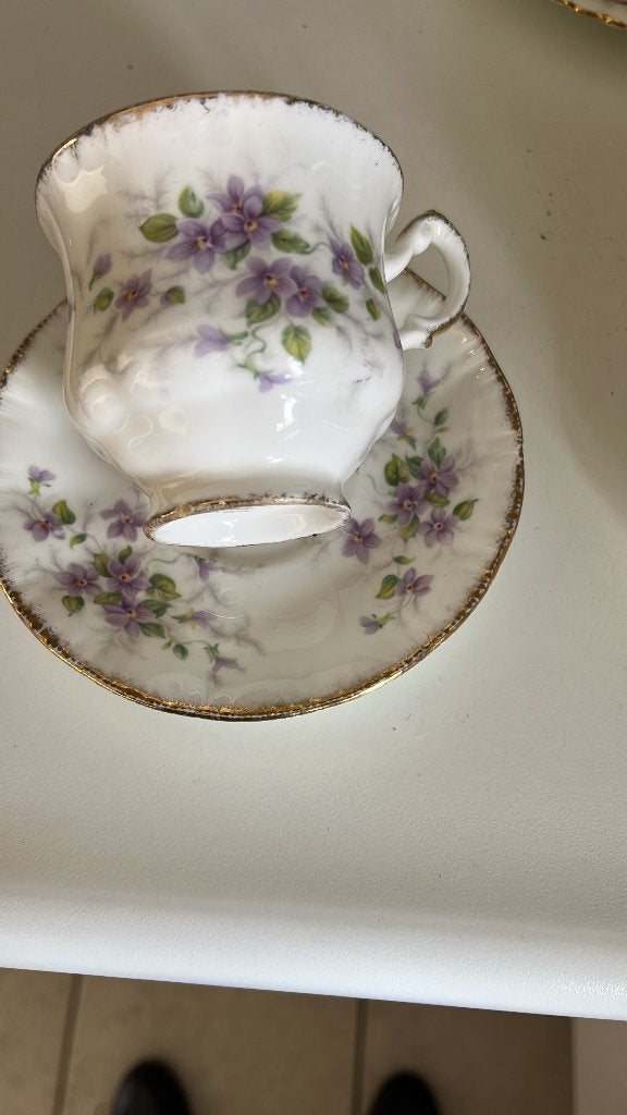 2 Engelse bone china theekopjes Royal Albert en Paragon, Antiek en Kunst, Ophalen of Verzenden