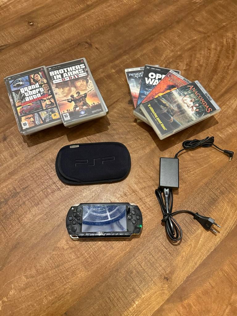 PSP 1001 met 10 games en 4 films, Avontuur en Actie, Gebruikt, Vanaf 18 jaar, 1 speler