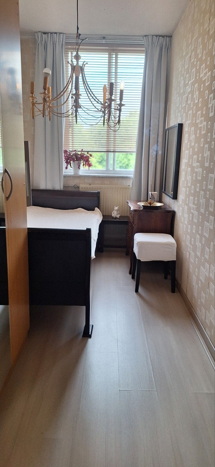 Kamer te huur per direct