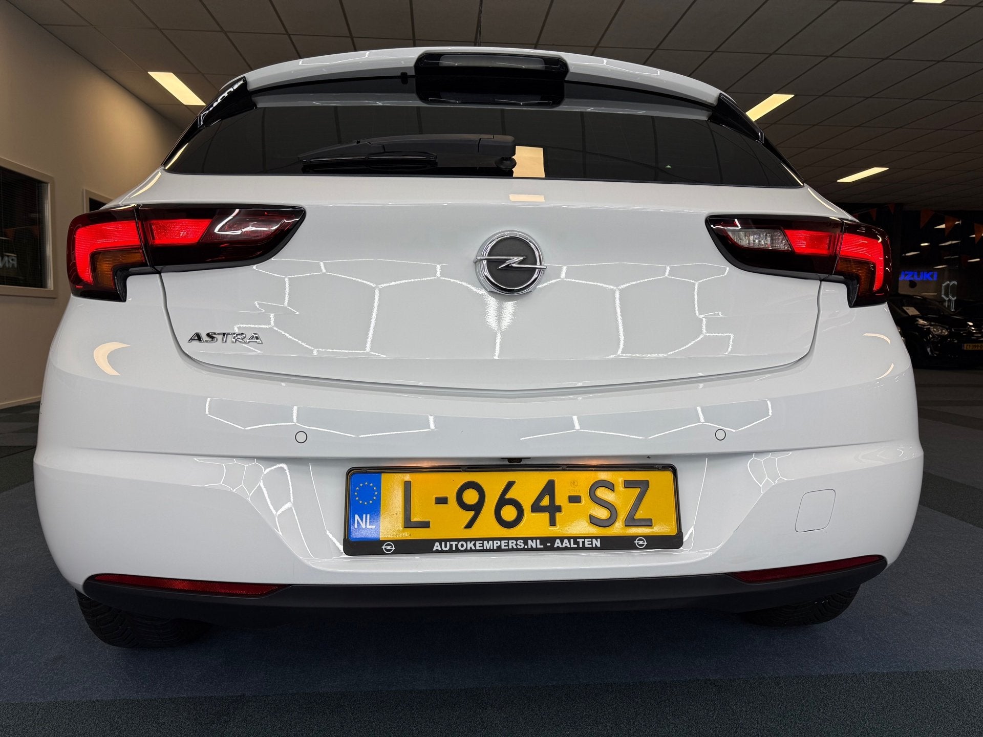 Opel Astra 1.2 Design & Tech I CAMERA I NAVI I DODENHOEK ASS, Voorwielaandrijving, 1350 kg, Stof, Gebruikt