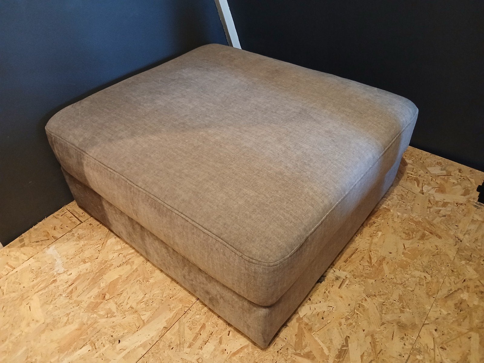 Hocker Grijs Seats and Sofas, Huis en Inrichting, Banken | Voetenbanken en Poefen, Ophalen of Verzenden, Nieuw, Rechthoekig