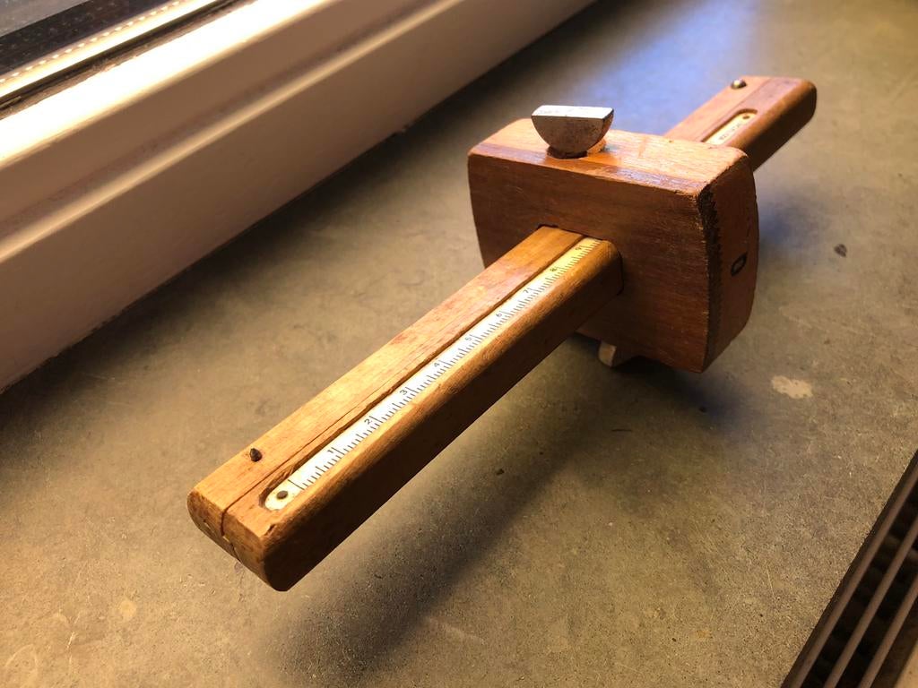 Oud NOOITGEDAGT dubbel kruishout met maatverdelng L = 22 cm, Ophalen of Verzenden, Zo goed als nieuw