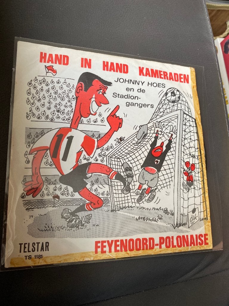 Johnny Hoes - Hand in Hand Kameraden / Feyenoord-Polonaise, Gebruikt, 7 inch, Ophalen of Verzenden, EP