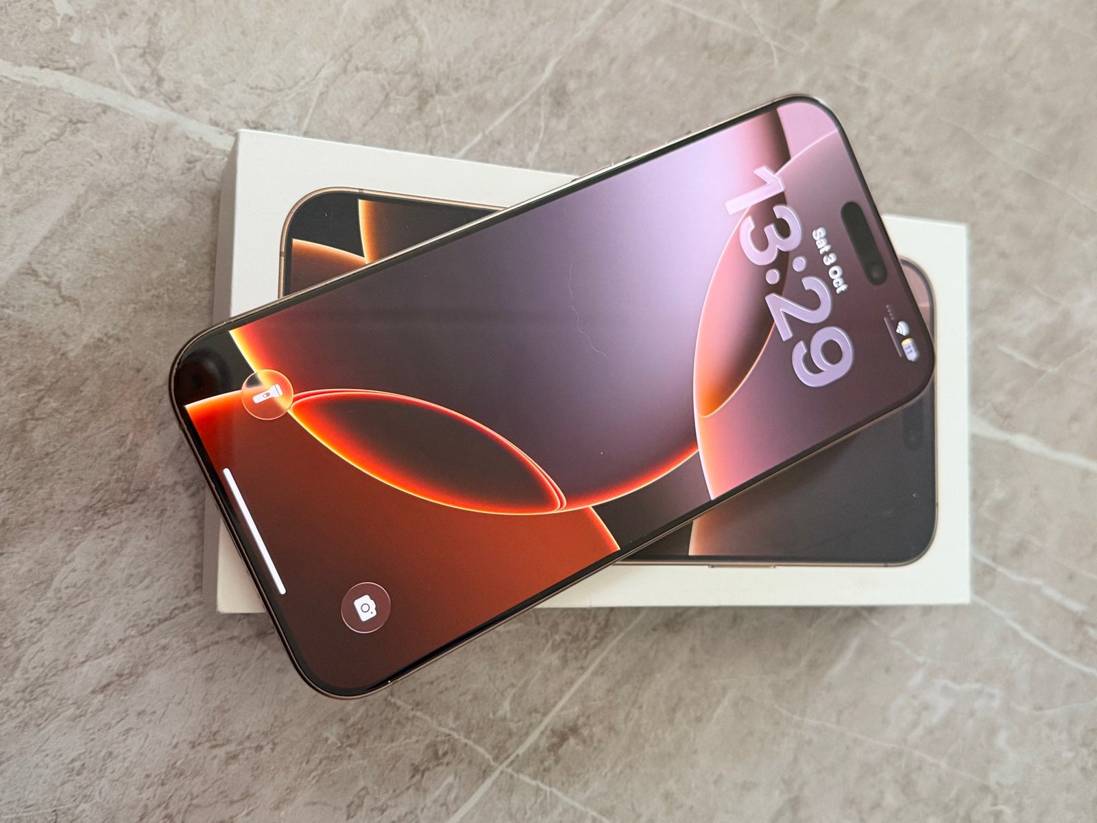 iPhone 16 Pro Max 256GB Desert Titanium - Zo goed als nieuw