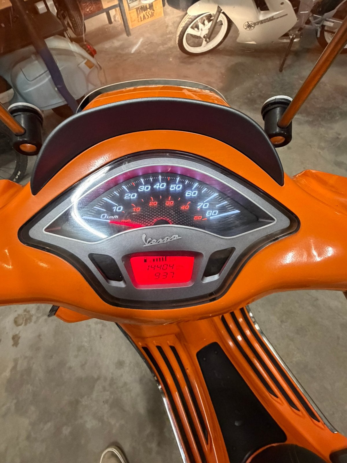 Scooter vespa sprint blauw kenteken heel netjes
