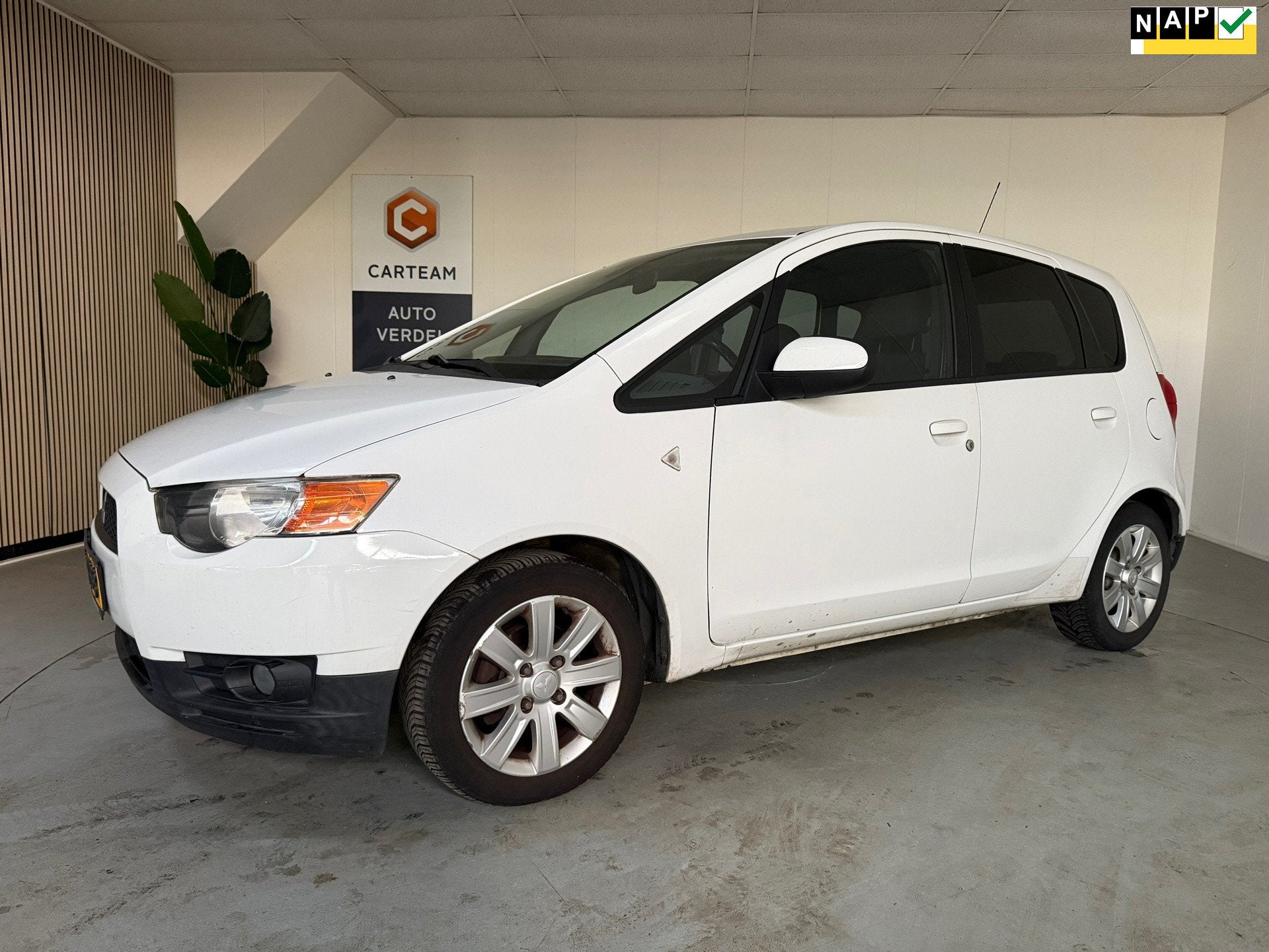 Mitsubishi Colt 1.3 Edition Two Airco, Trekhaak, LMV, Voorwielaandrijving, Euro 5, Gebruikt, 31 €/maand