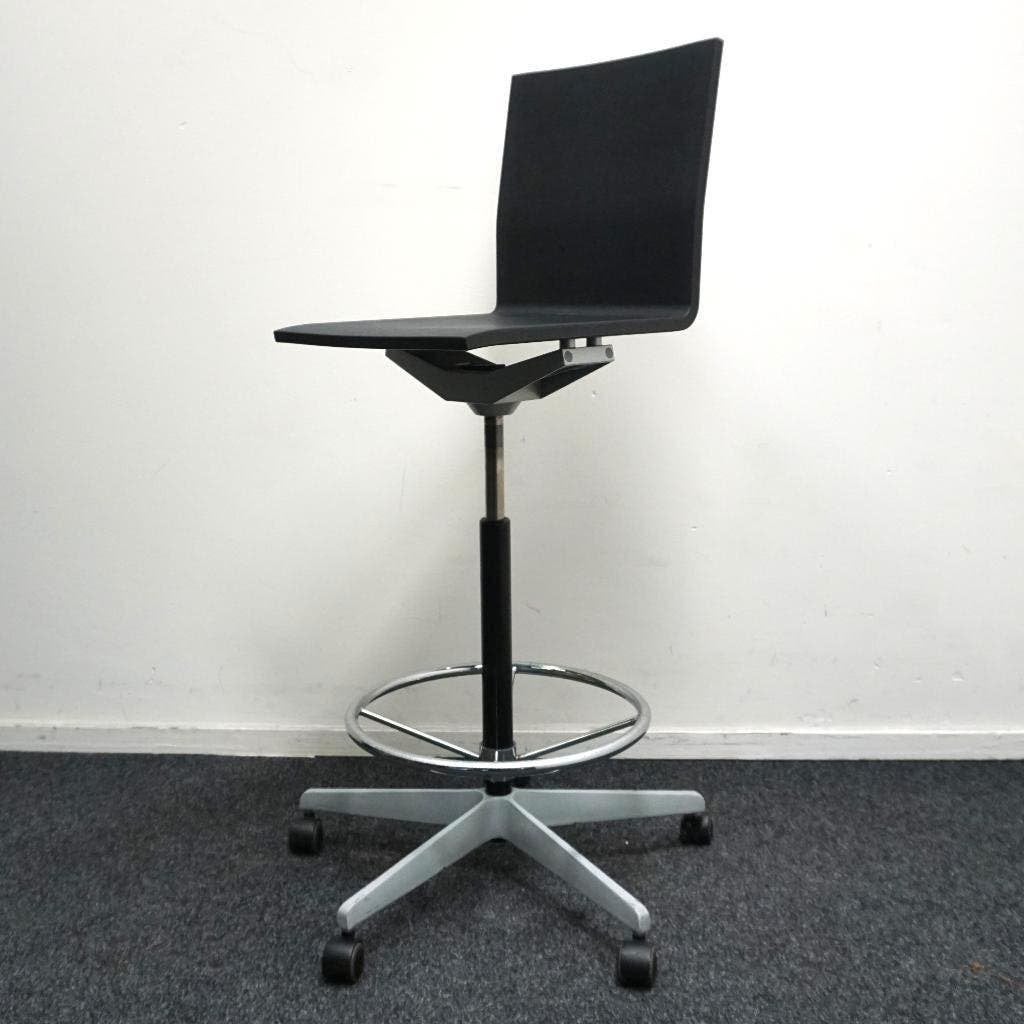 Vitra .04 Baliestoelen | Zwart | Bureaustoelen | 69 - 83 cm, Gebruikt, -, Zwart, -
