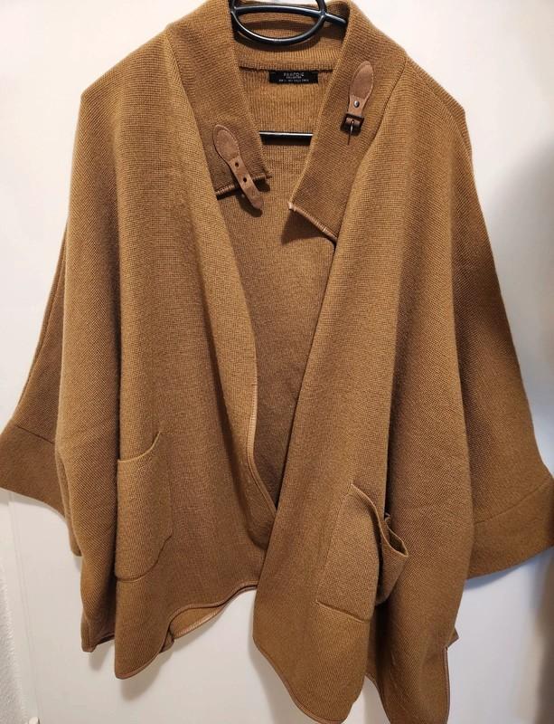 poncho kleur licht bruin, maat standaard, merk parfois, Bruin, Maat 46/48 (XL) of groter, Ophalen of Verzenden, Zo goed als nieuw