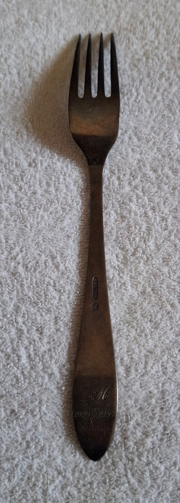 Vintage Keltum vork met inscriptie, 21 cm, Antiek en Kunst, Antiek | Bestek, Ophalen of Verzenden