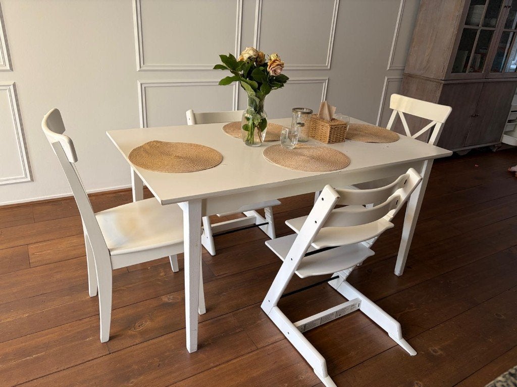 Wit Ikea uitschuifbare eettafel + 4 stoelen, Huis en Inrichting, Tafels | Eettafels, Ophalen, Gebruikt, 50 tot 100 cm, Vijf personen of meer