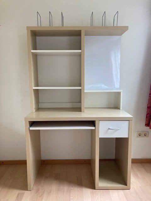 Bureau, Ophalen, 105 cm, Spaanplaat of MDF, Zo goed als nieuw