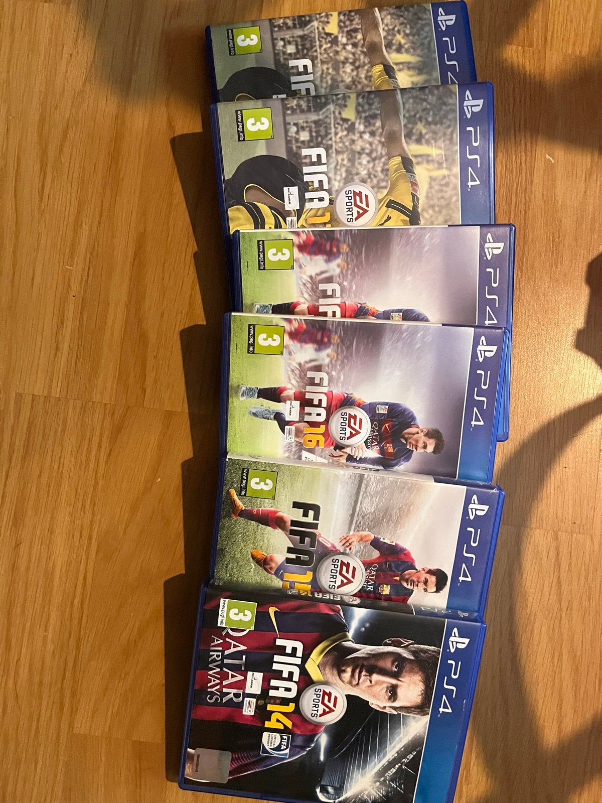 6x FIFA PS4 games - FIFA 14, 15, 16, 16, 17, 17, Spelcomputers en Games, Gebruikt, Eén computer, Ophalen of Verzenden, Sport