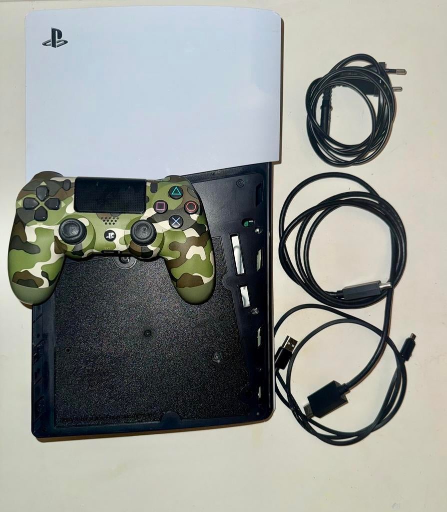 PS5 Slim Digital Edition 1TB + Camo Controller — Goede staat, Ophalen of Verzenden, Zo goed als nieuw