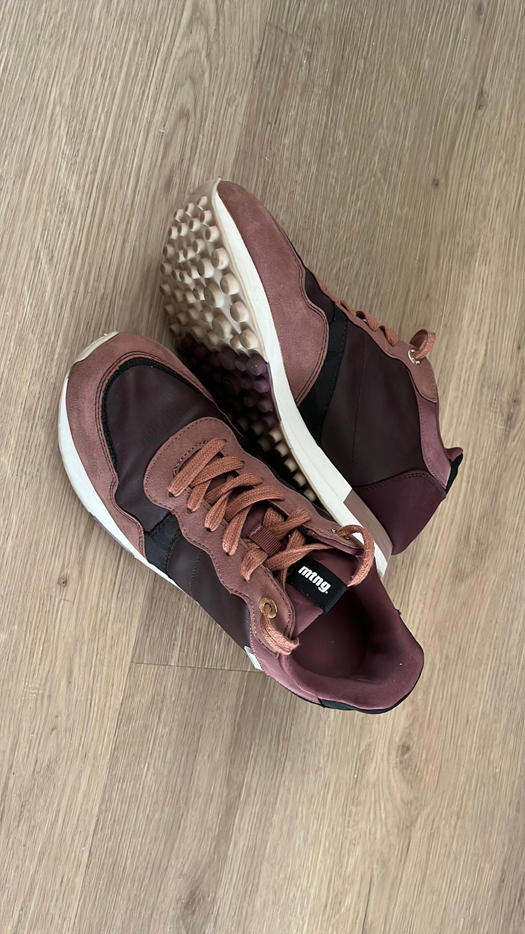 Mtng sneakers light pink mt 41, Kleding | Dames, Ophalen of Verzenden, Zo goed als nieuw, Roze, Sneakers of Gympen