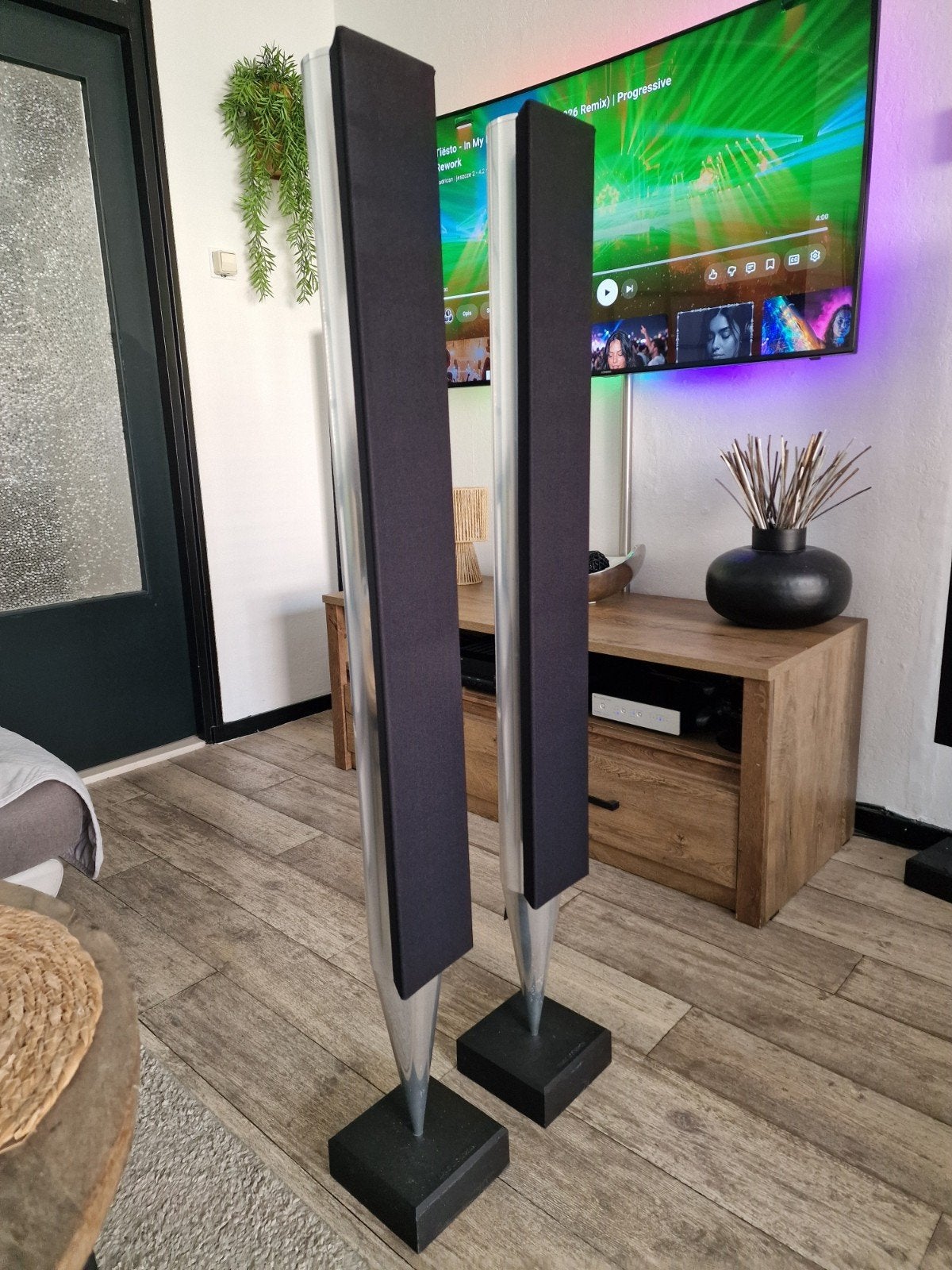 Bang & Olufsen BeoLab 8000 Vloerstaande Luidsprekers, 150 watt of meer, Vloerstaande luidspreker, Ophalen of Verzenden, Zo goed als nieuw